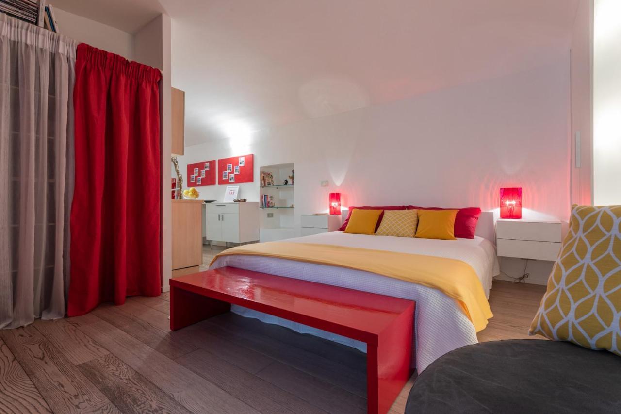 Red Studio Near Porta Nuova By Wonderful Italy Torino Dış mekan fotoğraf