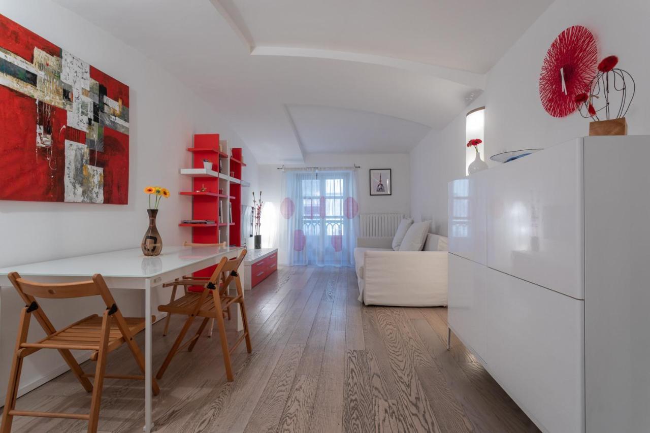 Red Studio Near Porta Nuova By Wonderful Italy Torino Dış mekan fotoğraf