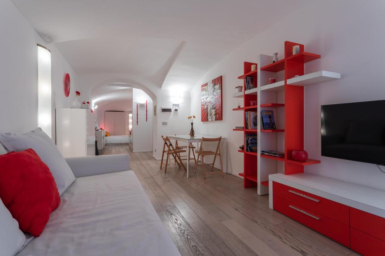 Red Studio Near Porta Nuova By Wonderful Italy Torino Dış mekan fotoğraf