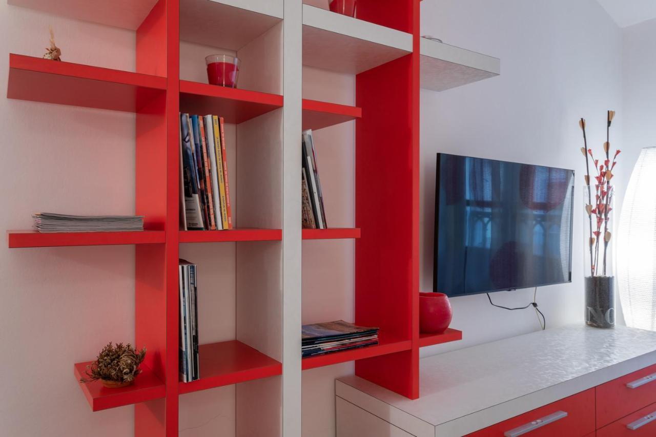 Red Studio Near Porta Nuova By Wonderful Italy Torino Dış mekan fotoğraf